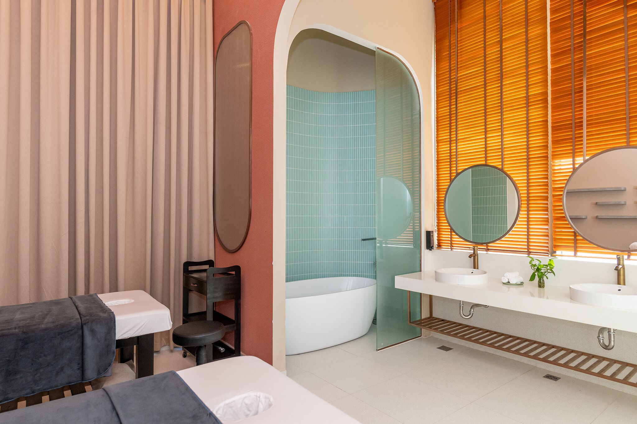 Couples treatment room(s), Turkish bath/hammam, body treatments