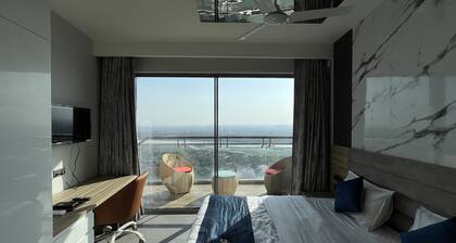 Luxsugero at 27th floor