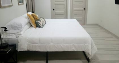 Edinburg suite close to Bert Ogden arena