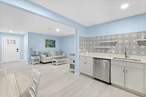 Interior - Stunning Newly Renovated River District Residence (Fort Myers)