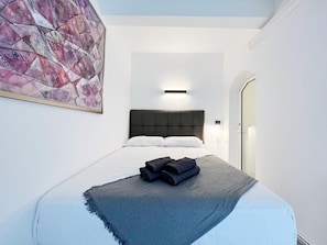 2 chambres, fer et planche à repasser, accès Internet, draps fournis