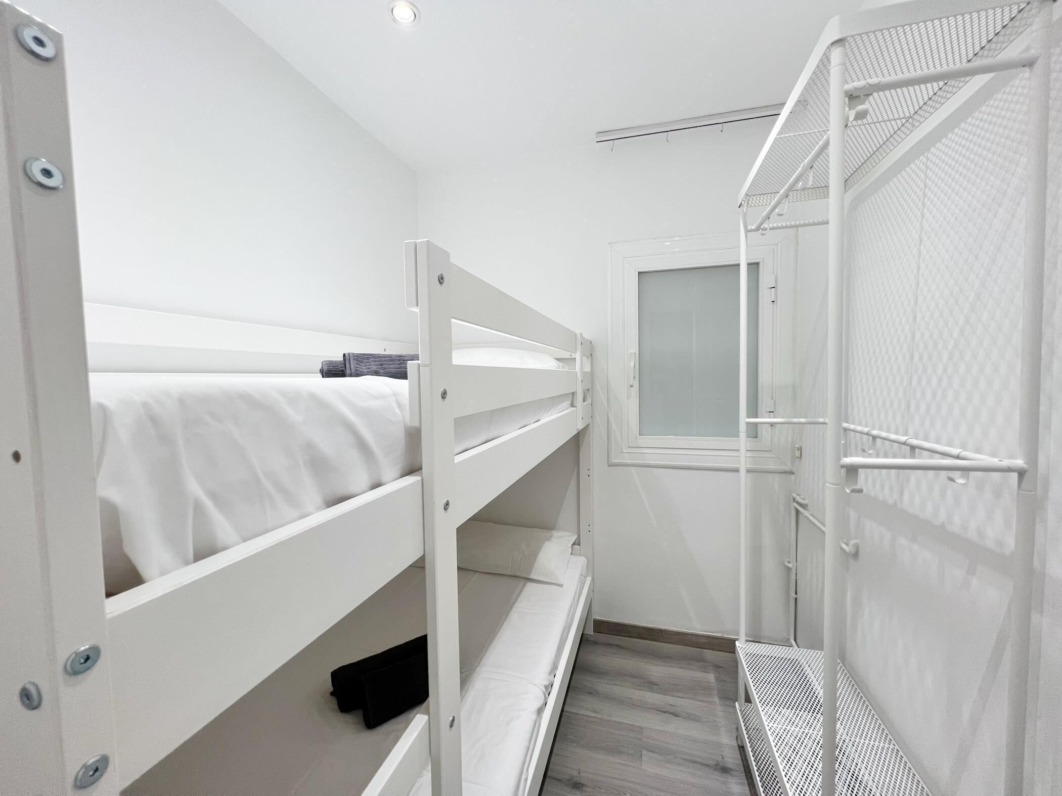 2 chambres, fer et planche à repasser, accès Internet, draps fournis