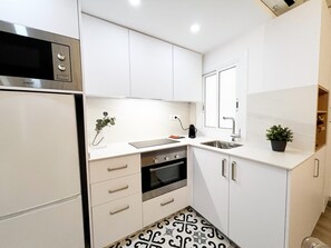 Fridge, oven, coffee/tea maker, toaster - Cosy Montroig Sitges (Sitges)