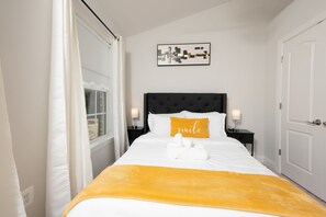 3 bedrooms, iron/ironing board, WiFi, bed sheets