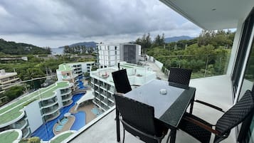 Deluxe-penthouselejlighed | Opholdsområde | Fladskærms-tv