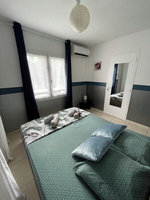1 chambre, fer et planche à repasser, Wi-Fi, draps fournis