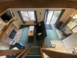 Smart TV - Waterfront cozy cabin vacation home with dock (Bamfield)