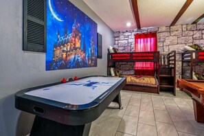 Game room - Family Paradise, Space, Themed, Perfect Location (Kissimmee)