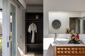 Five-Bedroom Villa with Private Pool | Bathroom