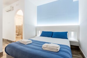 1 bedroom, iron/ironing board, free WiFi, bed sheets - Vacation Home "Casavacanzefranca - 15" with Balcony & Wi-Fi (terrasini)