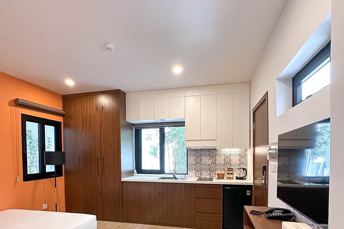 Premium Double Room Single Use | Premium bedding, minibar, desk, laptop workspace