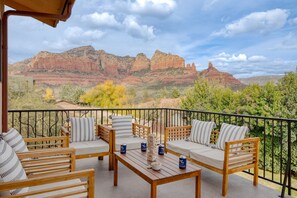 Property grounds - Red Rocks Views, Walk to Jordan Trailhead, Hot Tub | Sedona Sunrise by AvantStay (Sedona)