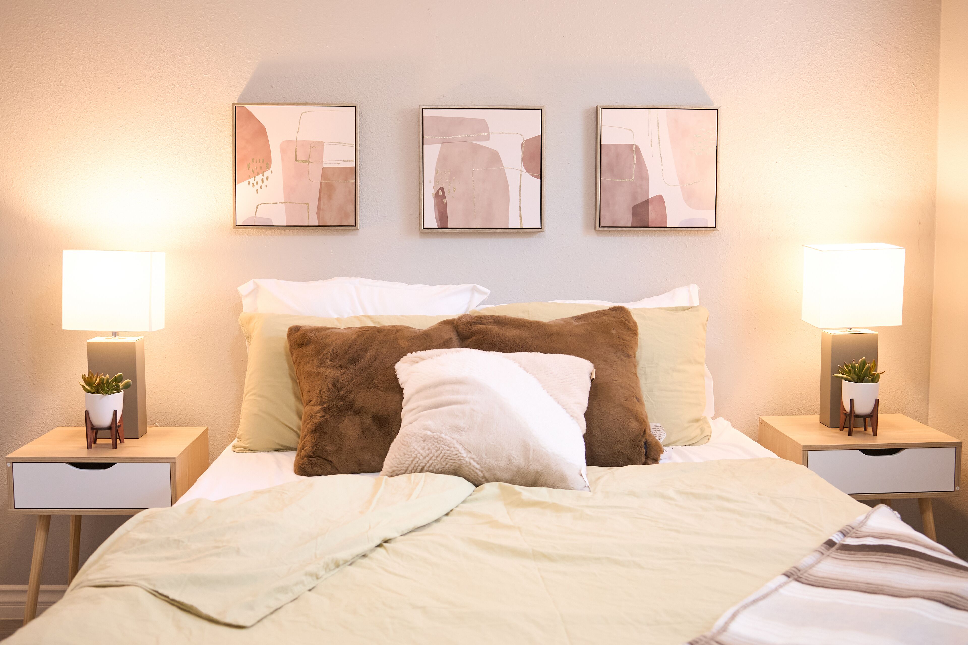 4 Schlafzimmer, Schreibtisch, Bügeleisen/Bügelbrett, kostenloses WLAN