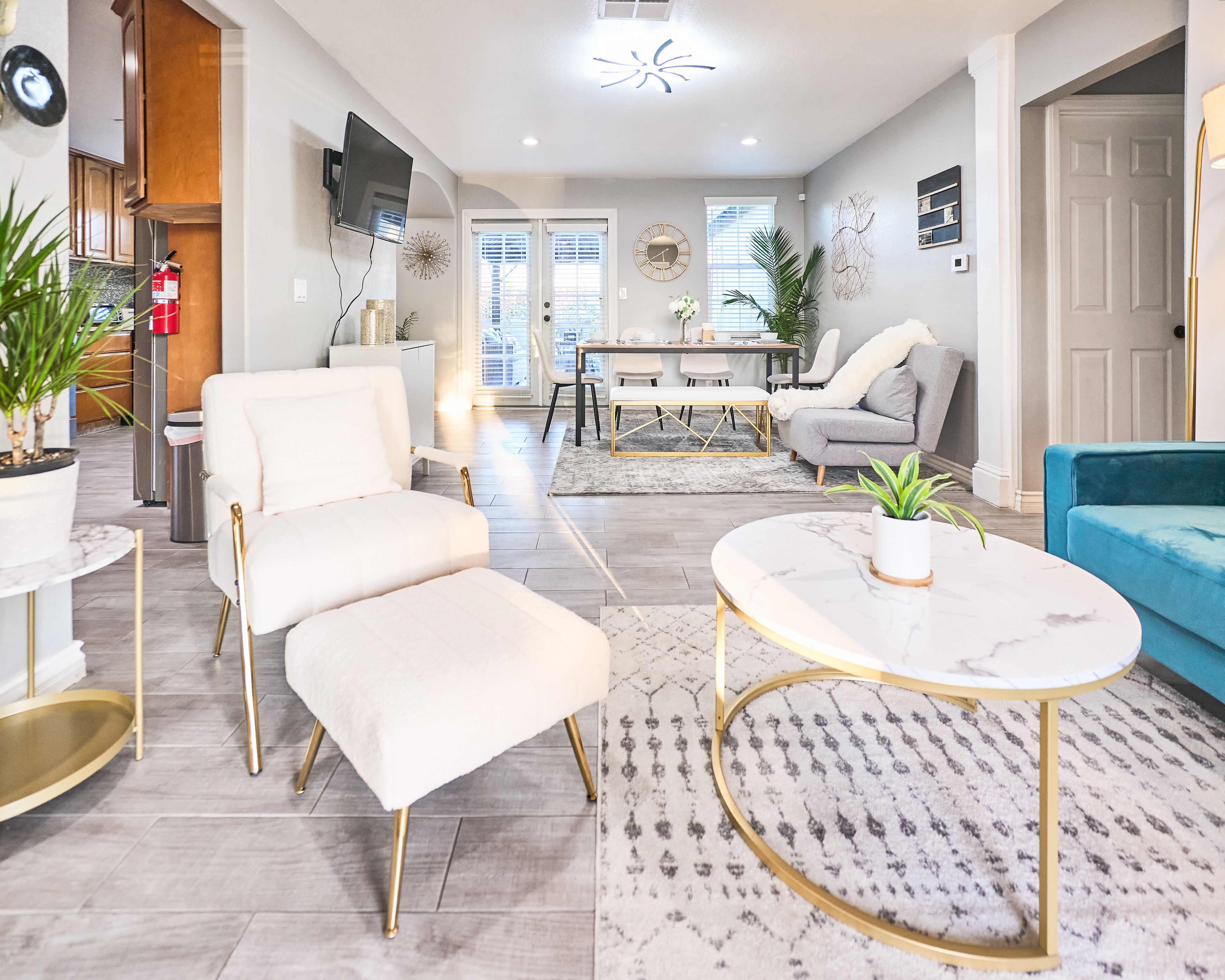 Smart TV, fireplace, video games, books