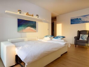 2 Schlafzimmer, Schreibtisch, Bügeleisen/Bügelbrett, WLAN
