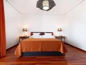 5 chambres, bureau, fer et planche à repasser, Wi-Fi