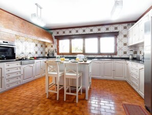 Refrigerador, microondas, horno y lavavajillas