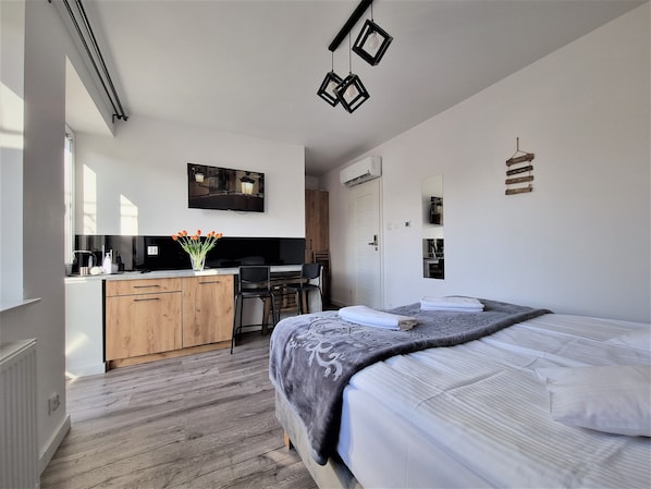 Habitación básica (06) | Escritorio y wifi gratis 