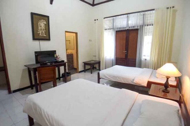 書桌、免費無線上網、床單