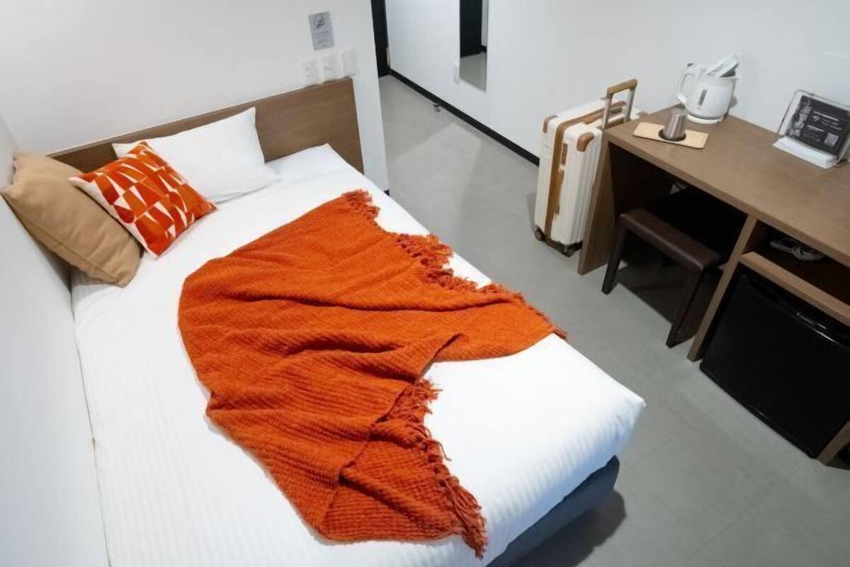 Pillowtop beds, individually furnished, blackout drapes, free WiFi