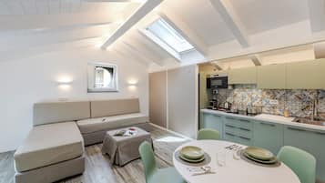 AGAVE APARTMENT | Cucina privata | Macchina per caffè espresso, bollitore elettrico