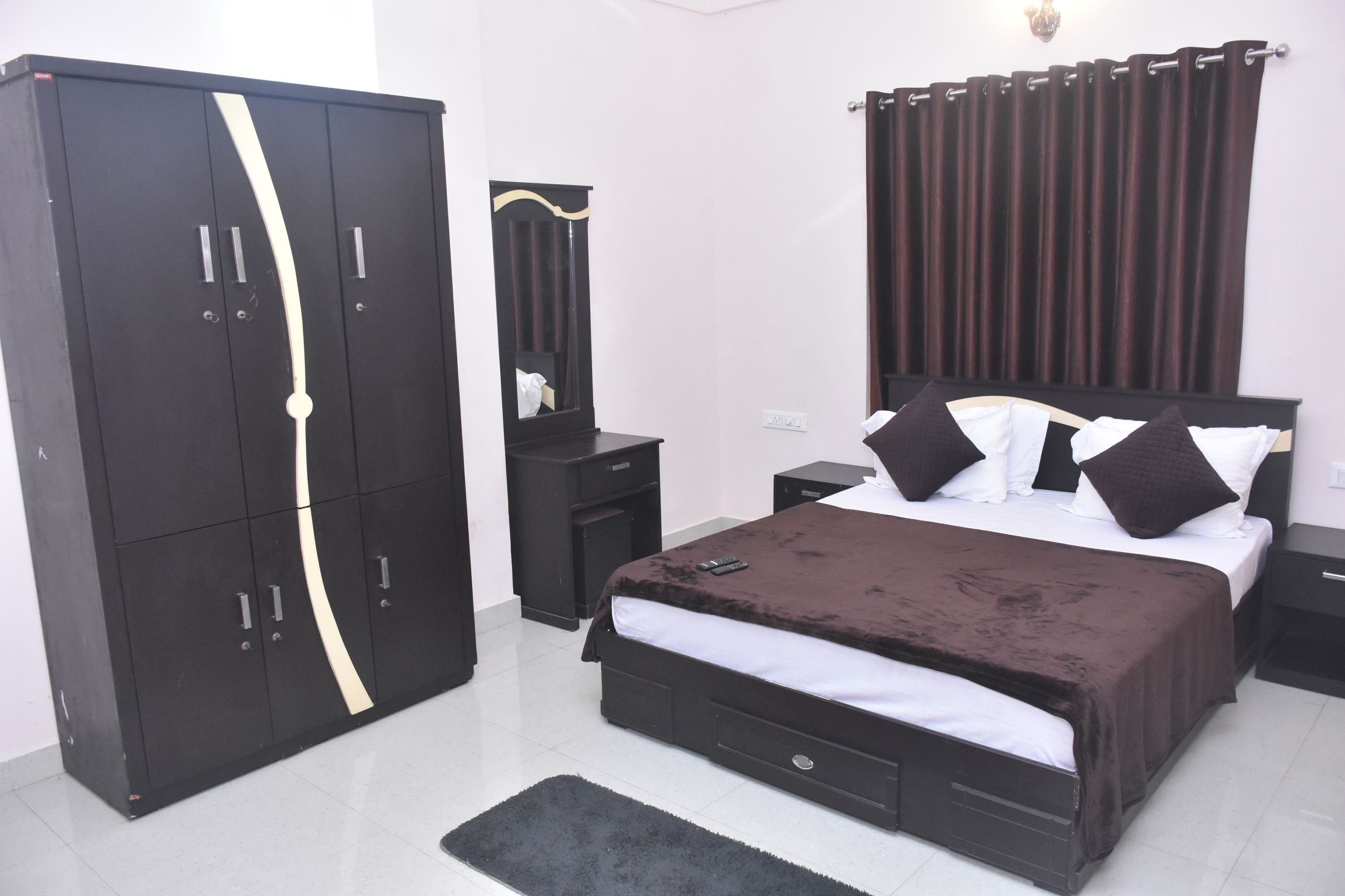 Luxury Double Room | Free WiFi