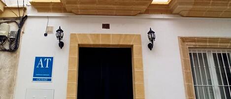 Πρόσοψη καταλύματος