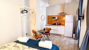 1 habitación, decoración personalizada y muebles diferentes