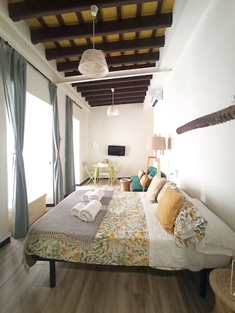 1 habitación, decoración personalizada y muebles diferentes