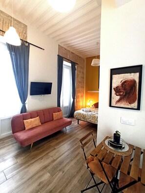 Design Studio | Living area | Flat-screen TV - Apartments La Higuera By VGH (Jerez de la Frontera)