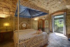 5 quartos, ferros/tábuas de passar roupa, Wi-Fi