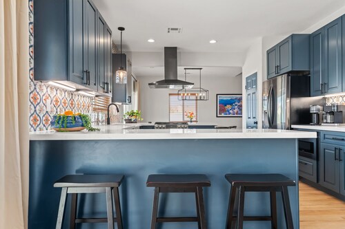 Pickleball Paradise - Monster putting green and private pickleball court in the heart of the desert