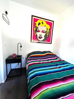 1 bedroom, WiFi, bed sheets