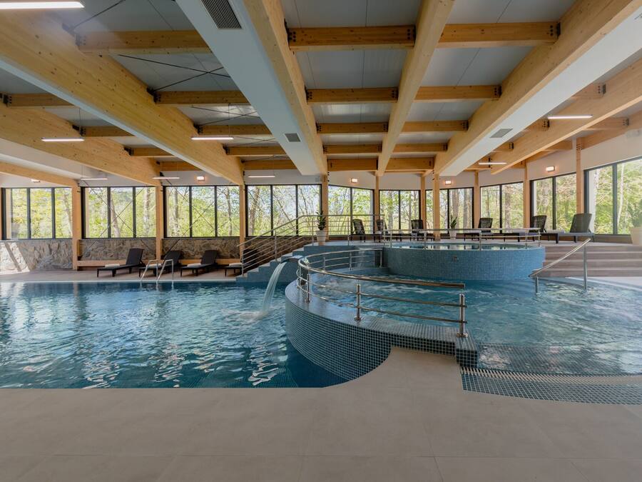 Hồ bơi trong nhà