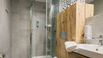Chambre Standard avec lits jumeaux, 2 lits une place | Salle de bain