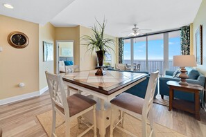 تناول الطعام