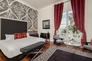 8 bedrooms, in-room safe, iron/ironing board, free WiFi - La Villa Mauresque (Saint-Raphaël)
