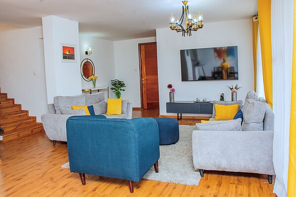 Living area - Casa Misa Riverside Duplex (Nairobi)