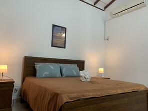 1 chambre, fer et planche à repasser, Wi-Fi gratuit, draps fournis