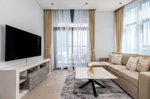 Living area - Waves - Impressive 1BR Apartment Close to Burj Khalifa (Dubai)