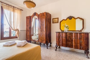 3 bedrooms, iron/ironing board, WiFi