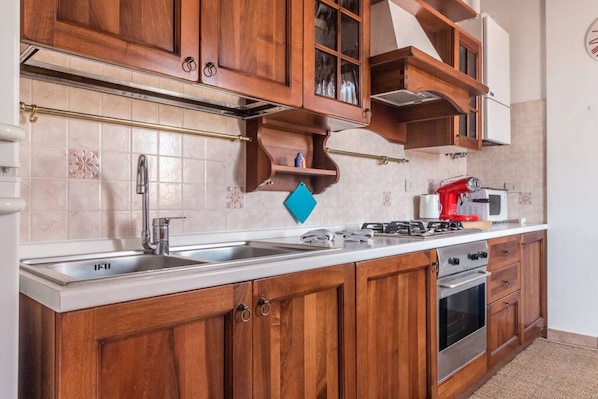 Fridge, microwave, oven, dishwasher - Colombina House close to @S.Lucia Train Station (Venezia)