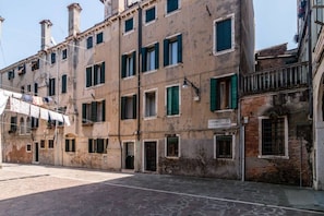 Exterior - Colombina House close to @S.Lucia Train Station (Venezia)