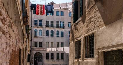 Colombina House close to @S.Lucia Train Station