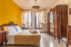 3 bedrooms, WiFi - Colombina House close to @S.Lucia Train Station (Venezia)