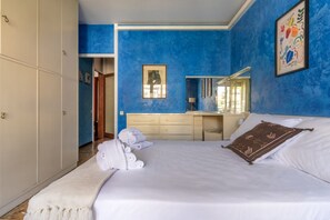 2 slaapkamers, een strijkplank/strijkijzer, wifi, beddengoed
