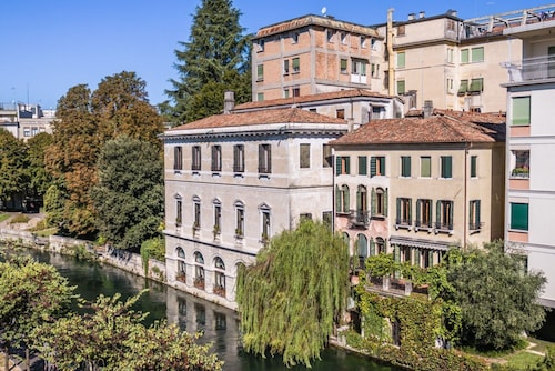 TV Vintage@The River