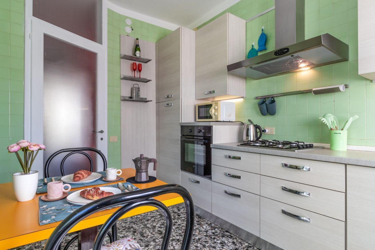 雪櫃、微波爐、焗爐、爐具