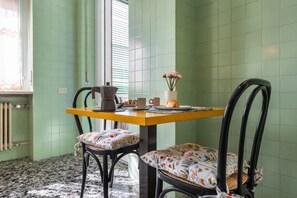 Dining - TV Vintage@The River (Treviso)