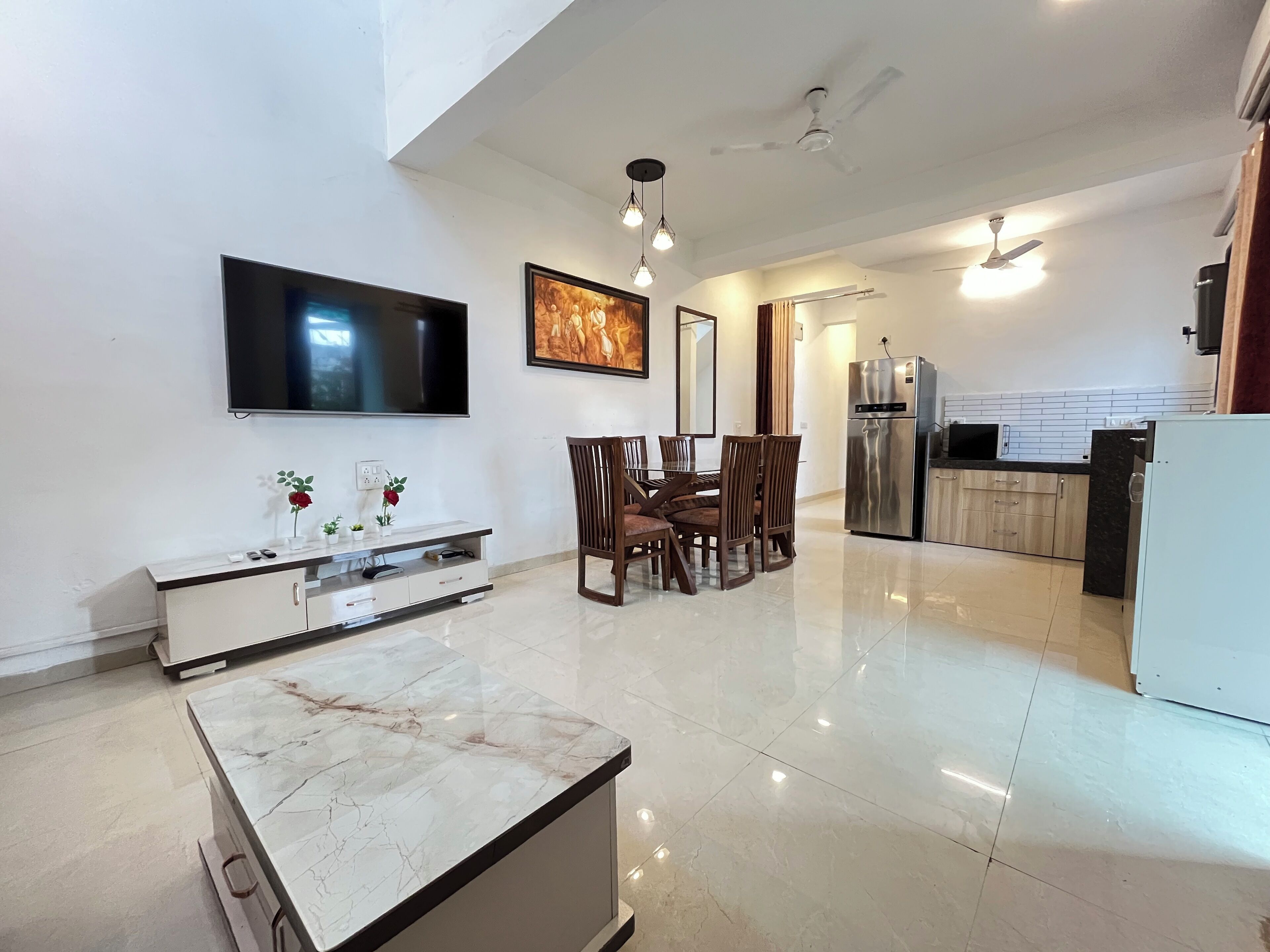 Vatika 1 | Private kitchen | Full-sized fridge, microwave